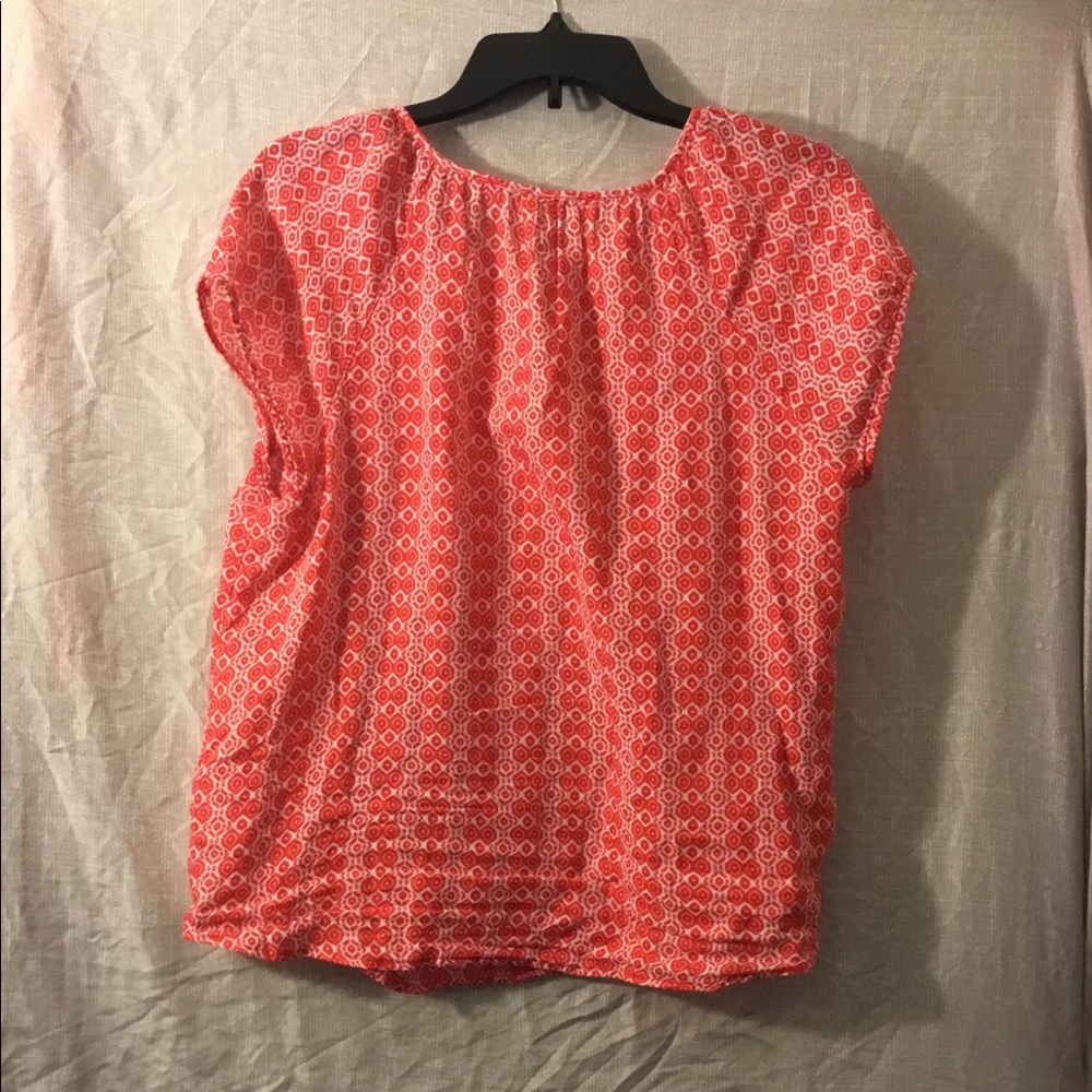 Beautiful Top! - Picture 2 of 3